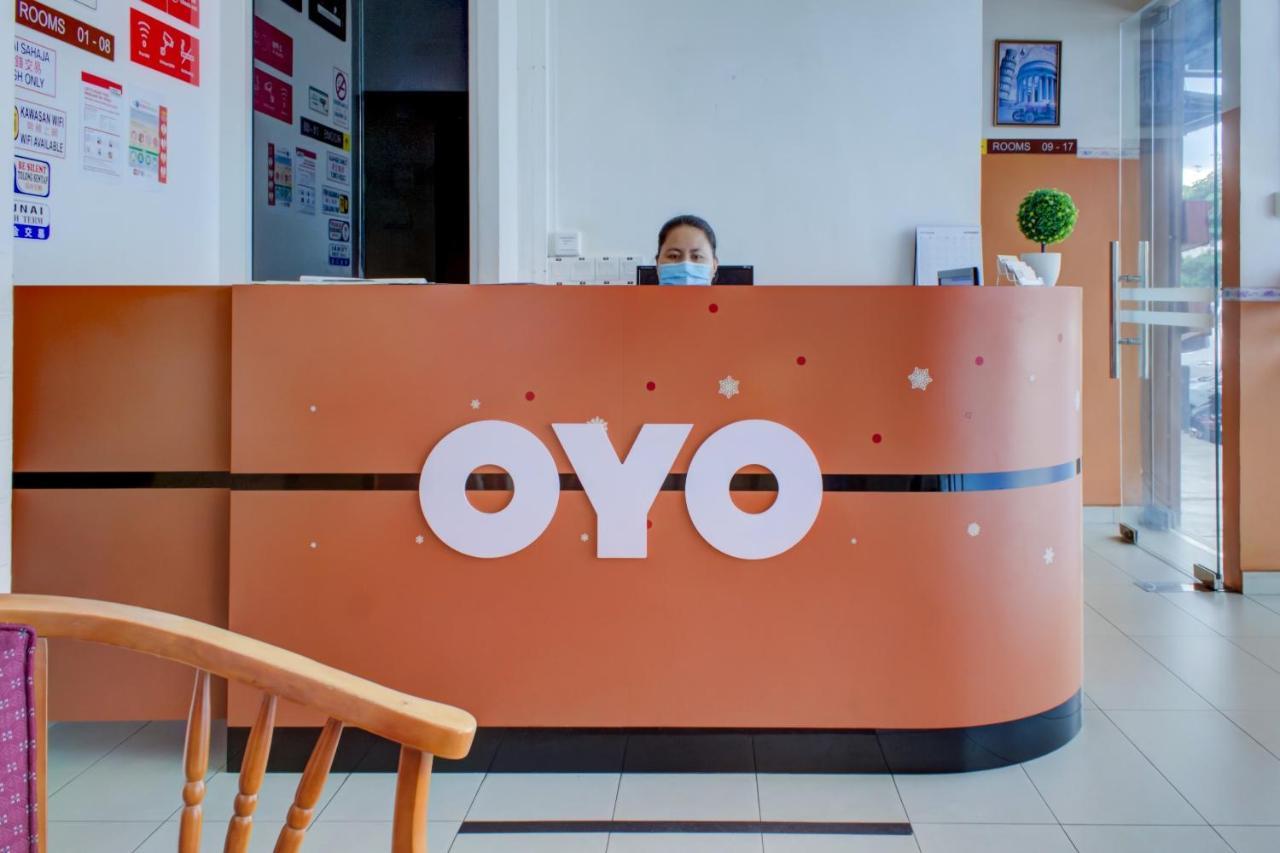 Oyo 89985 Js Hotel Johor Bahru Exterior photo